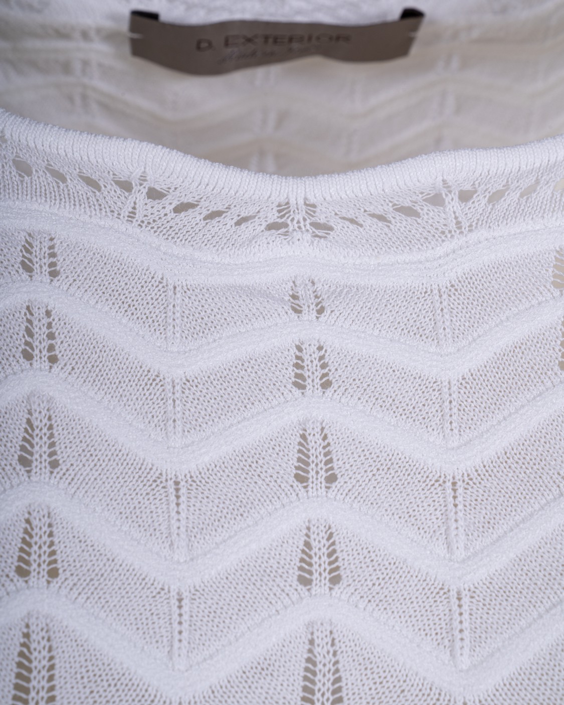shop D.EXTERIOR  Canotta: D Exterior canotta effetto crochet.
 Senza maniche.
Girocollo.
Composizione: 52% Cotone, 35% Viscosa, 6% Poliestere. 
Made in Italy.. 60329-1BIAN number 6667280